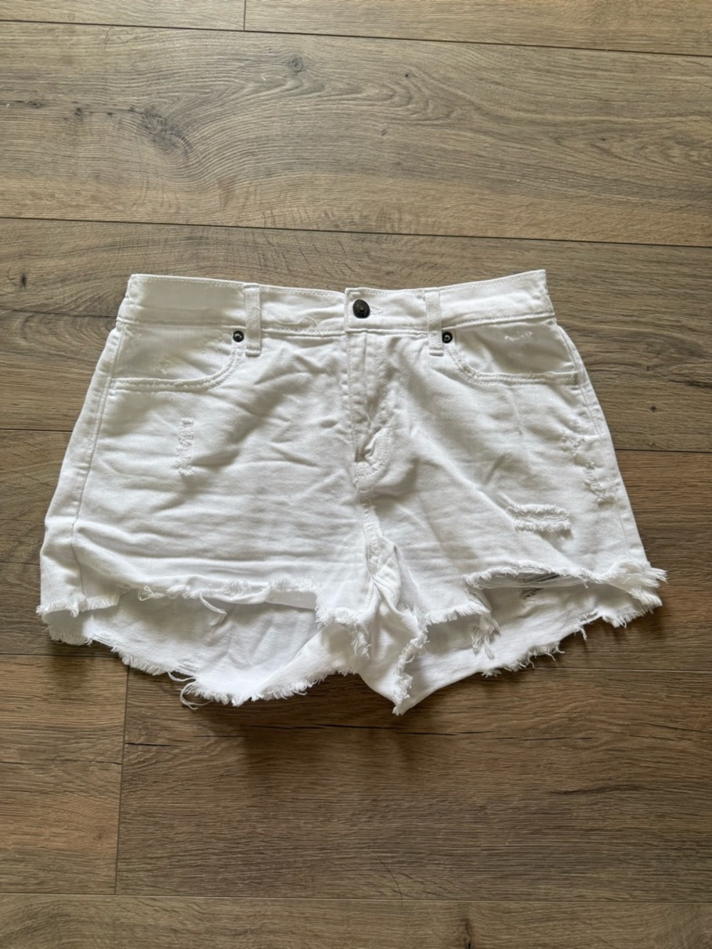 Women’s Aerie White Distressed Jean Shorts SZ S